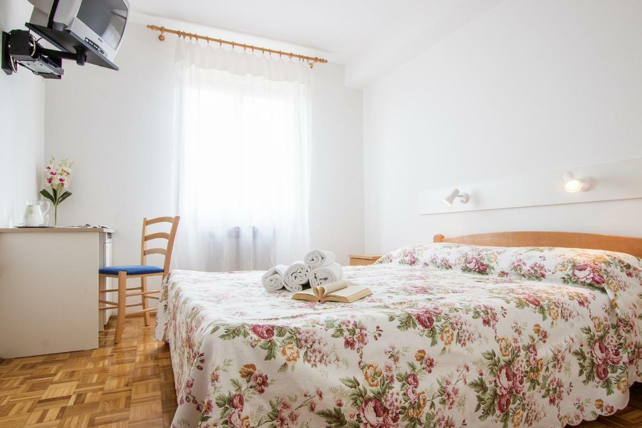 Hotel Pansion Oliva Krnica Esterno foto
