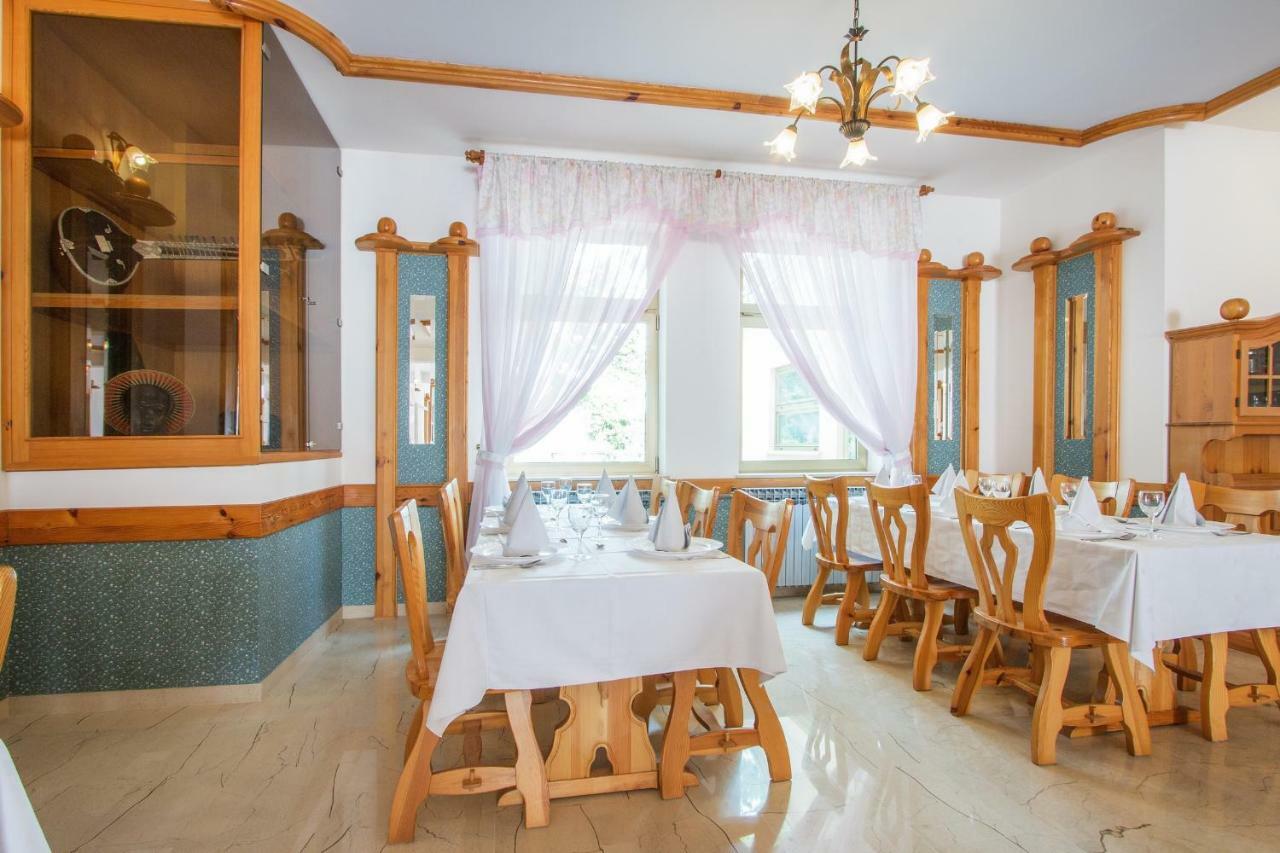 Hotel Pansion Oliva Krnica Esterno foto