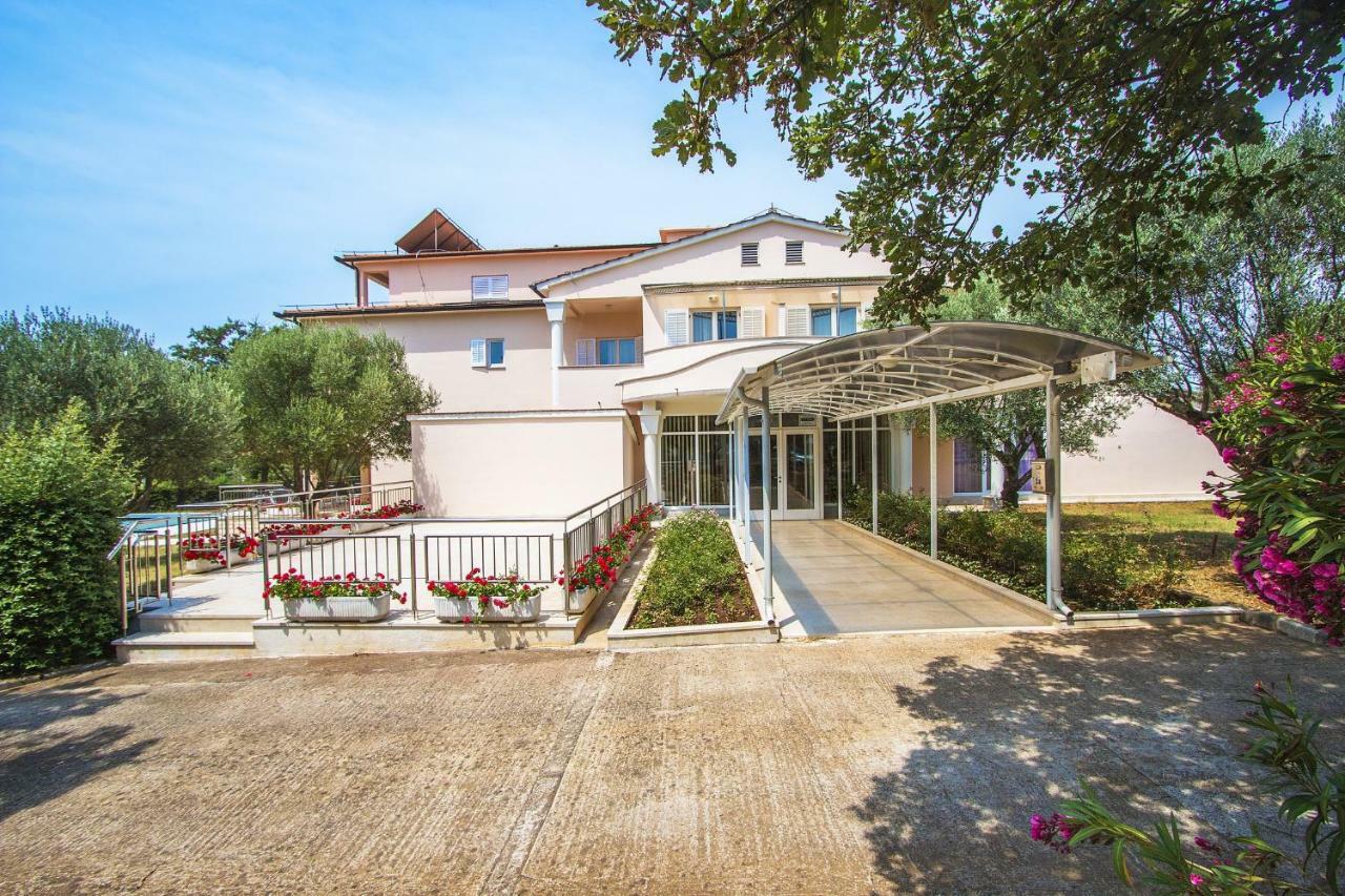 Hotel Pansion Oliva Krnica Esterno foto