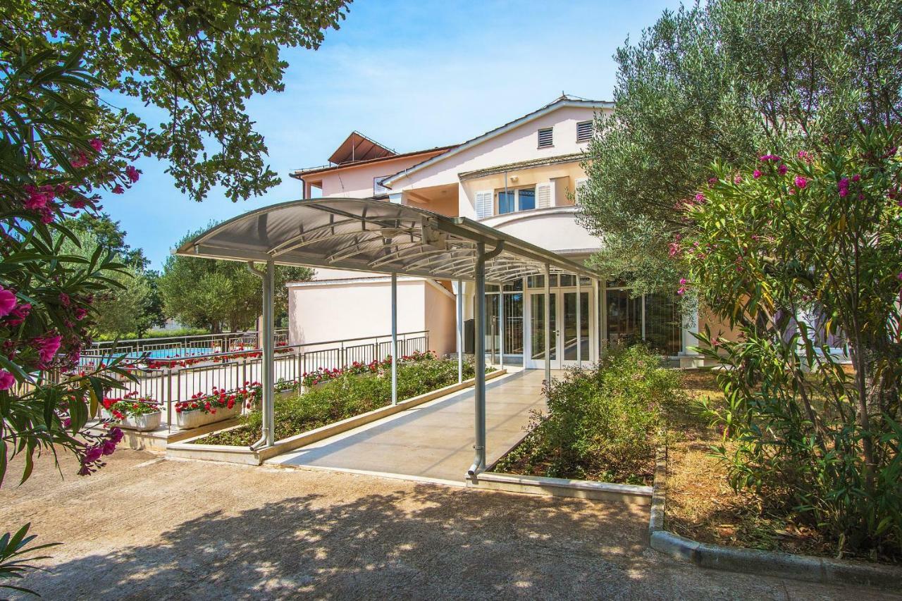 Hotel Pansion Oliva Krnica Esterno foto